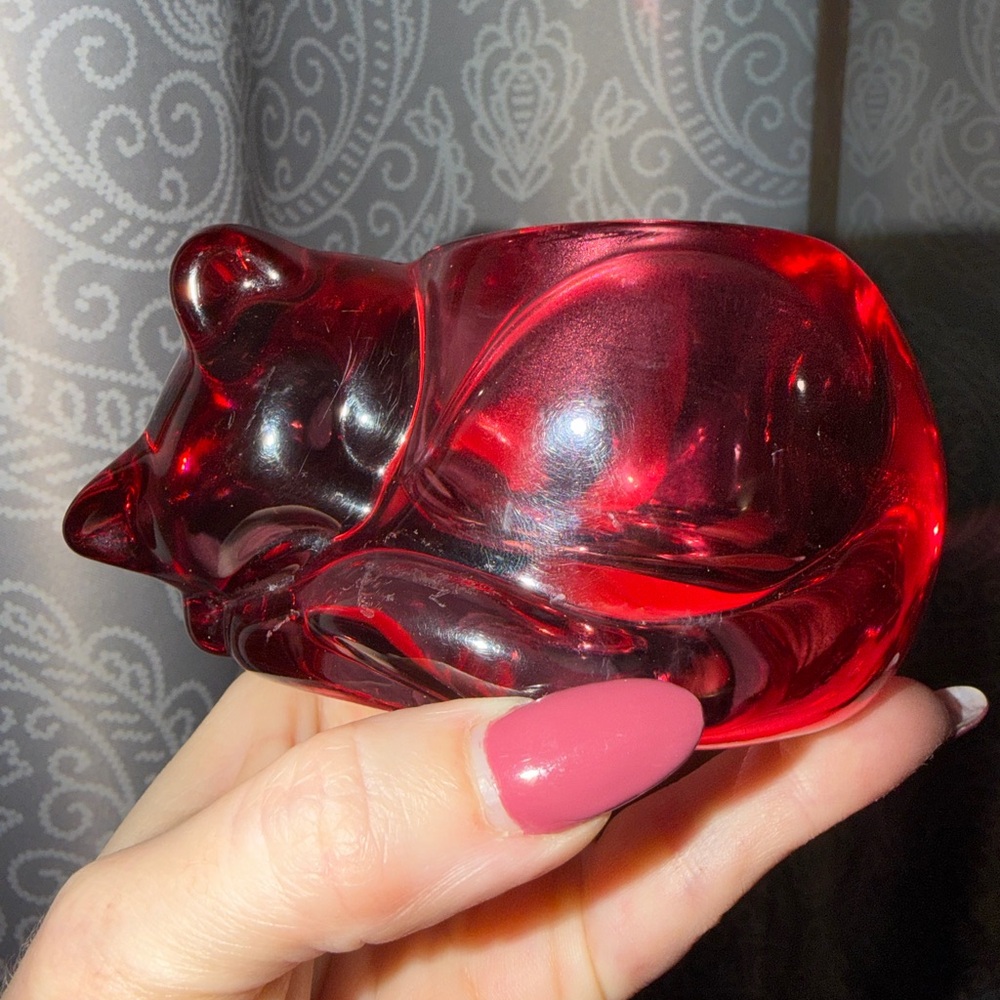 Vintage Indiana glass cat votive candle holder in cranberry pink 80’s decor - Picture 2 of 7